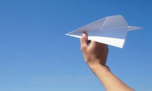 cách gấp máy bay giấy bay xa nhất thế giới